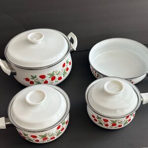 Classic Strawberry Enamel Cookware 7 Piece Set NWOT